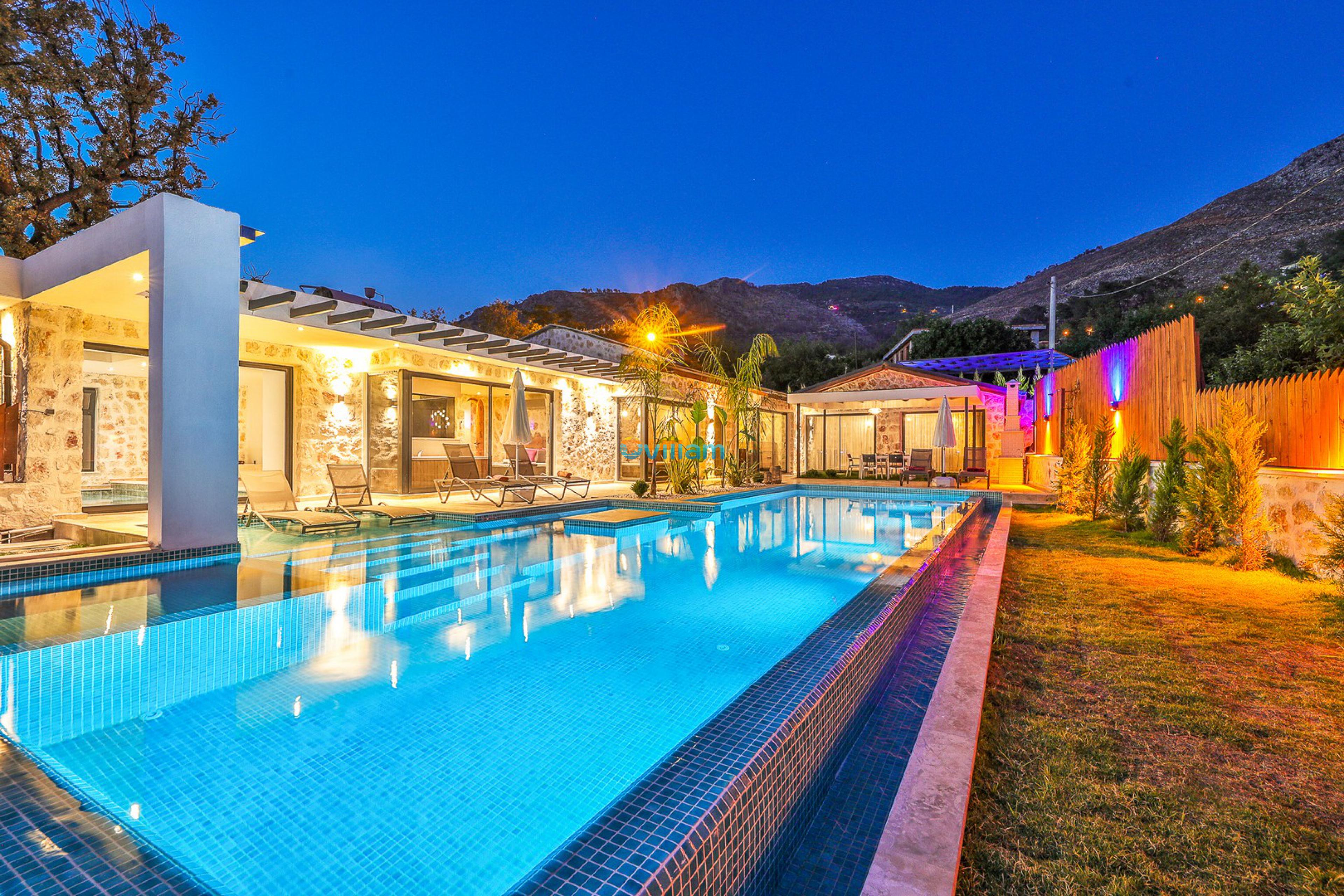 villa-chakra-duo-1_775.jpg