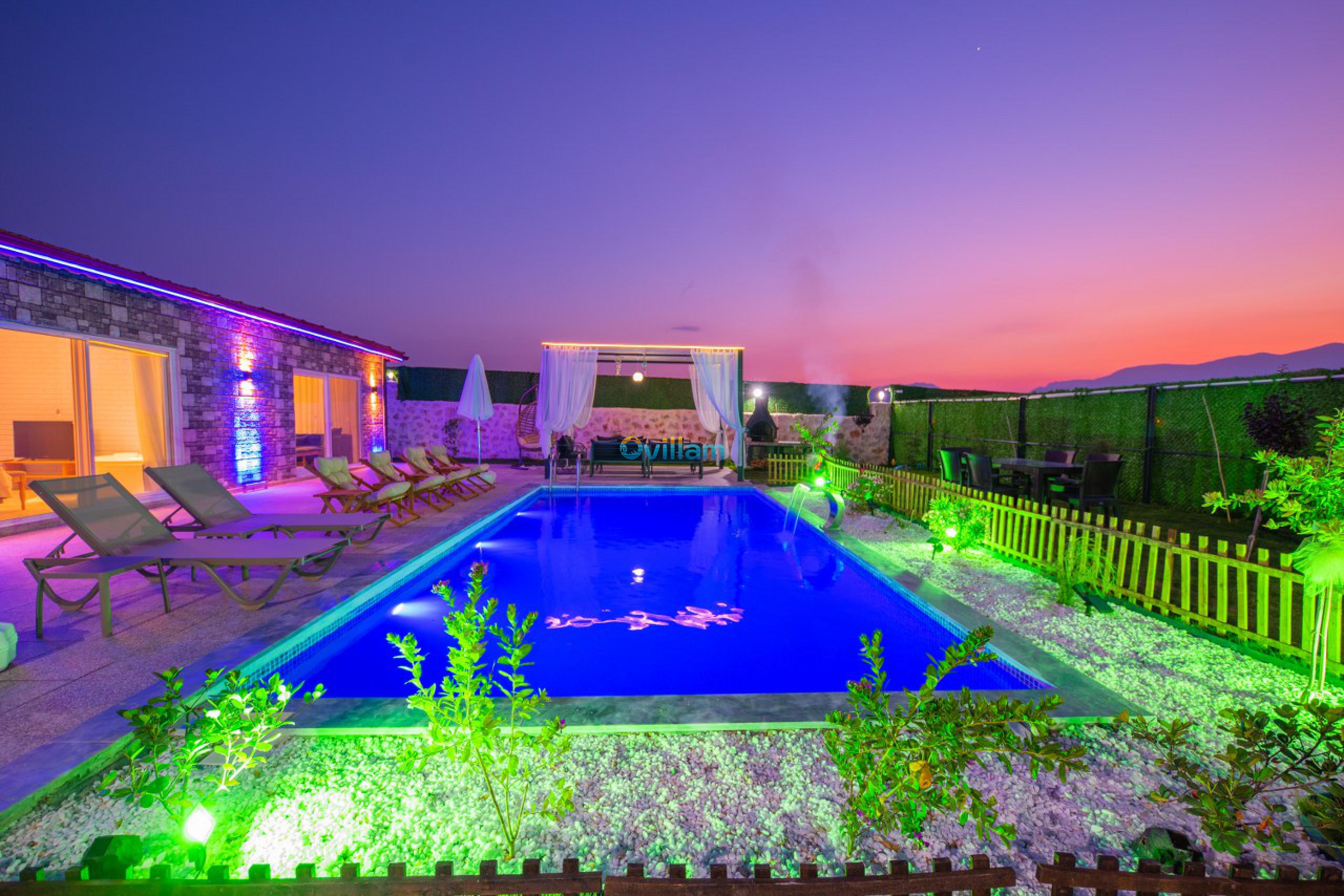villa-city-of-the-night-2-43_524.jpg