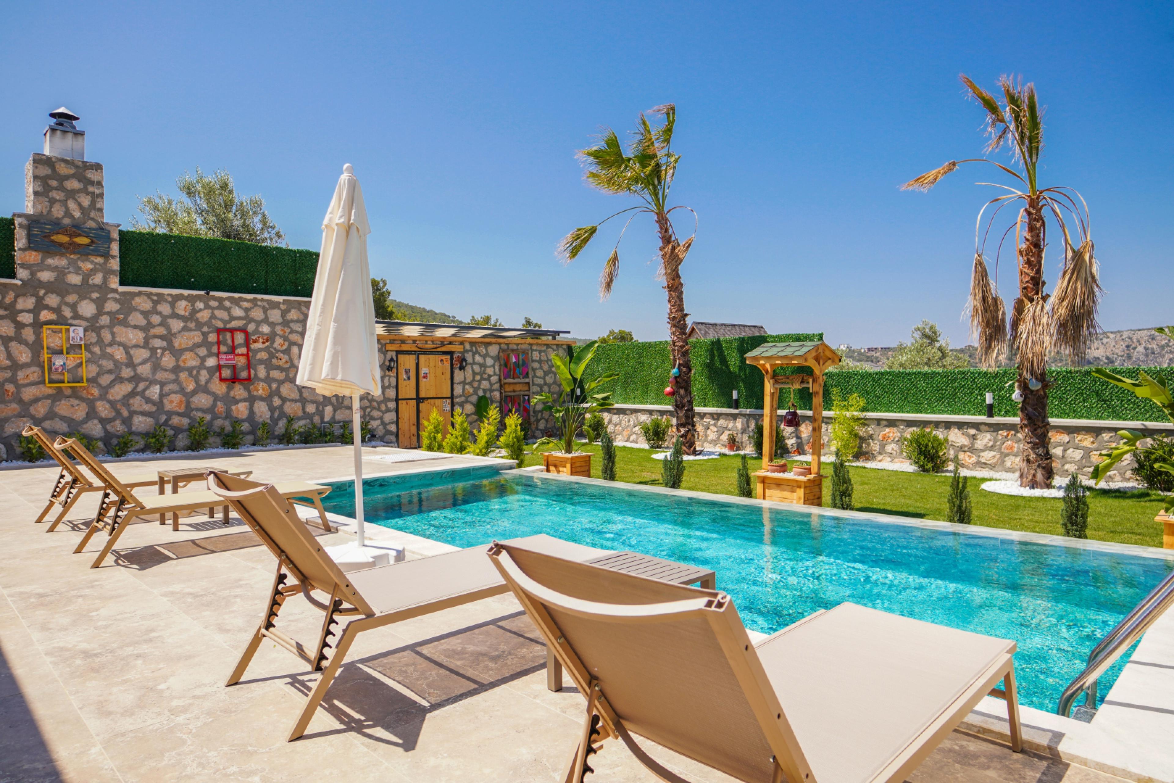 Havuz Keyfini Tüm Gün Yaşayın: Antalya'da Günlük Kiralık Villalar