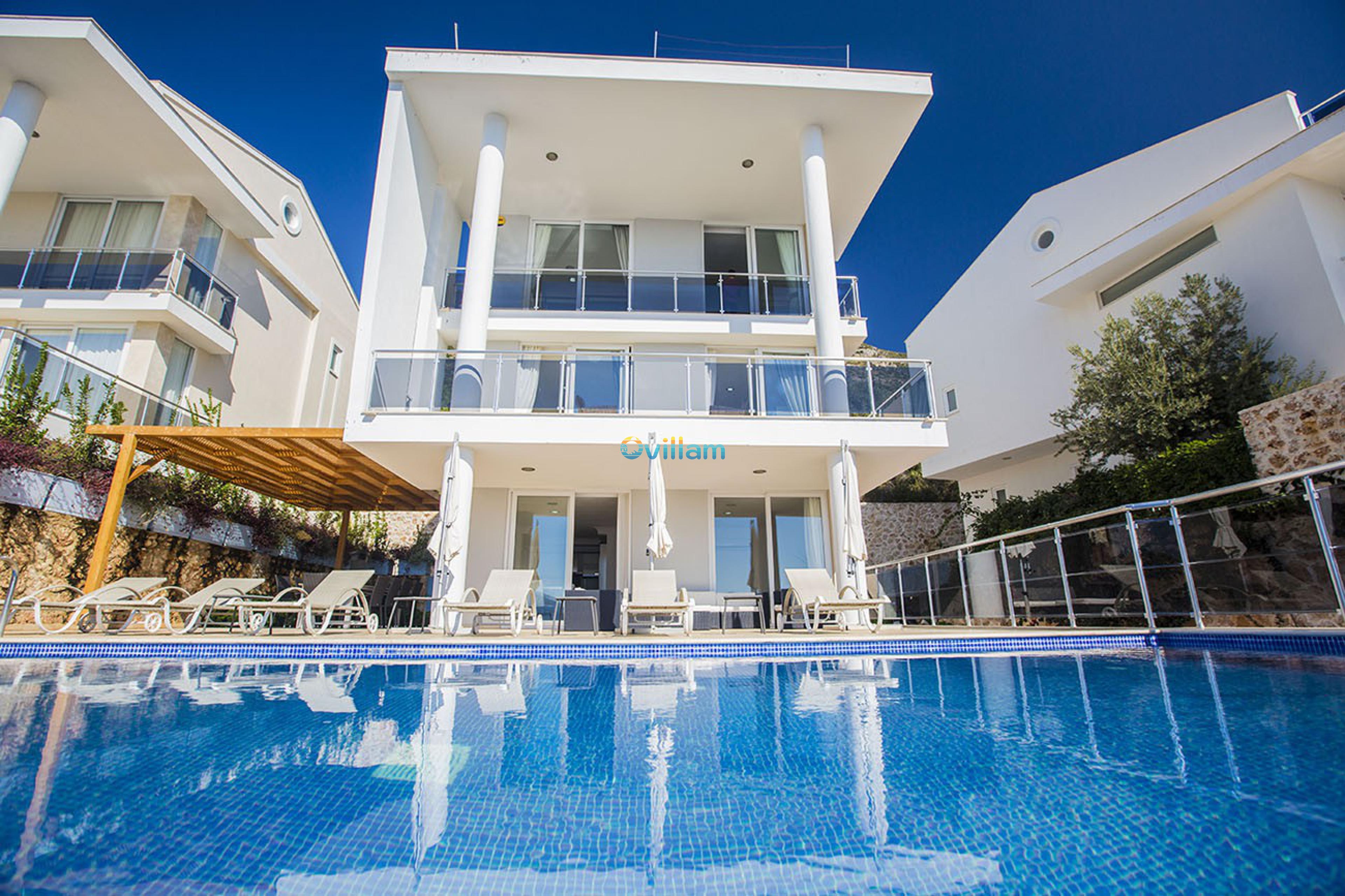 villa-blue-horizon-4-2330.jpg