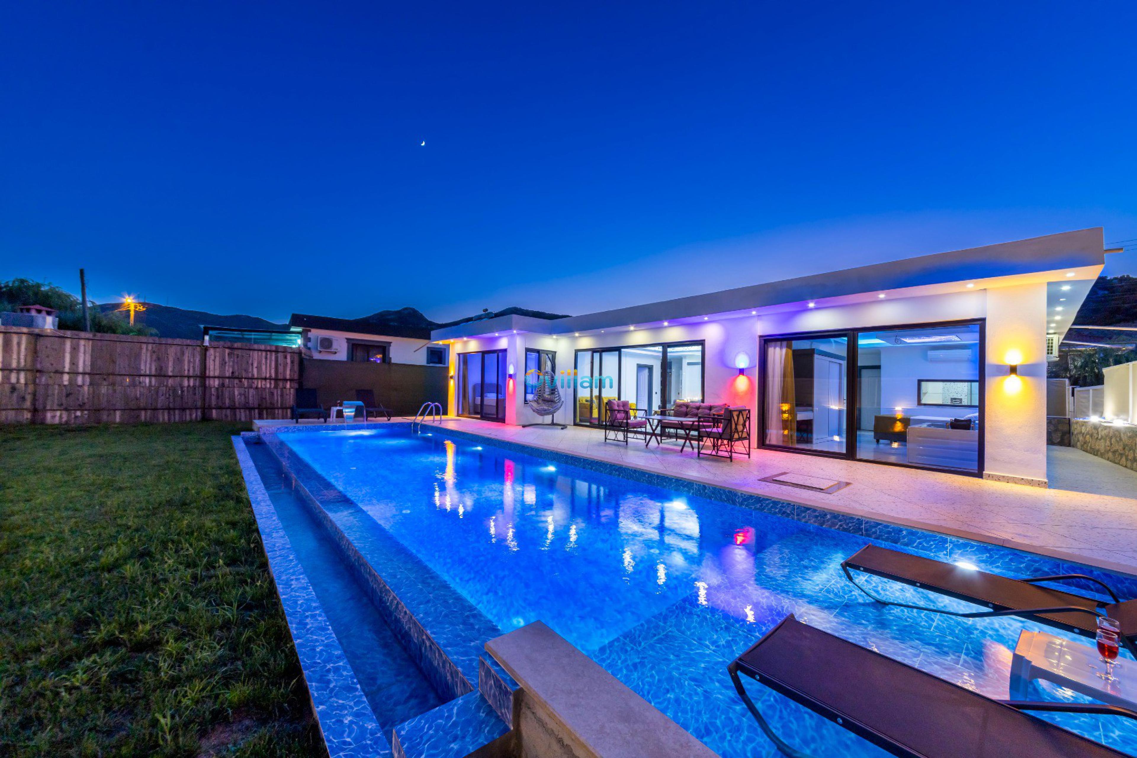 villa-guru-1-9660.jpg