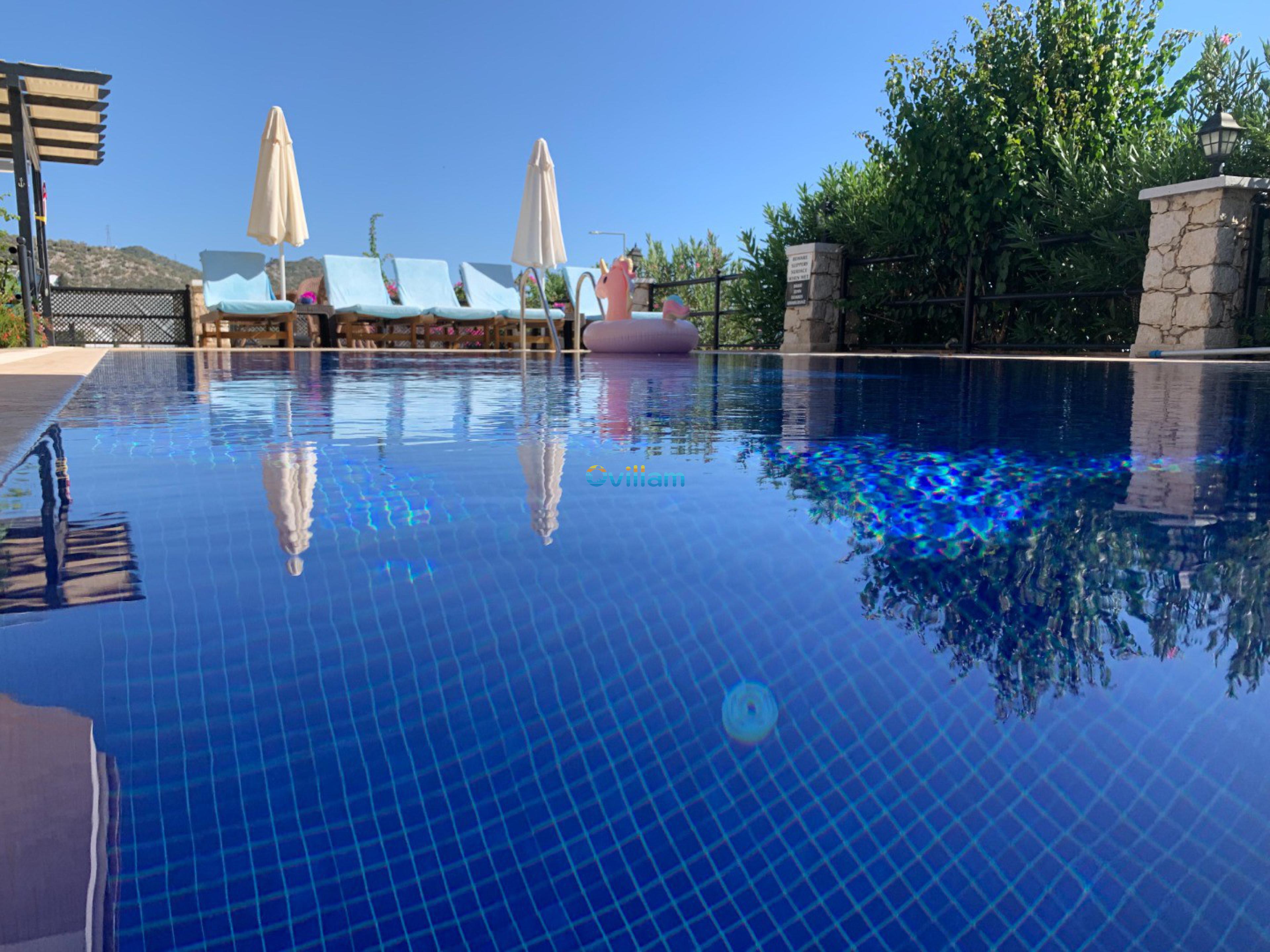 villa-lady-2-5696.jpg