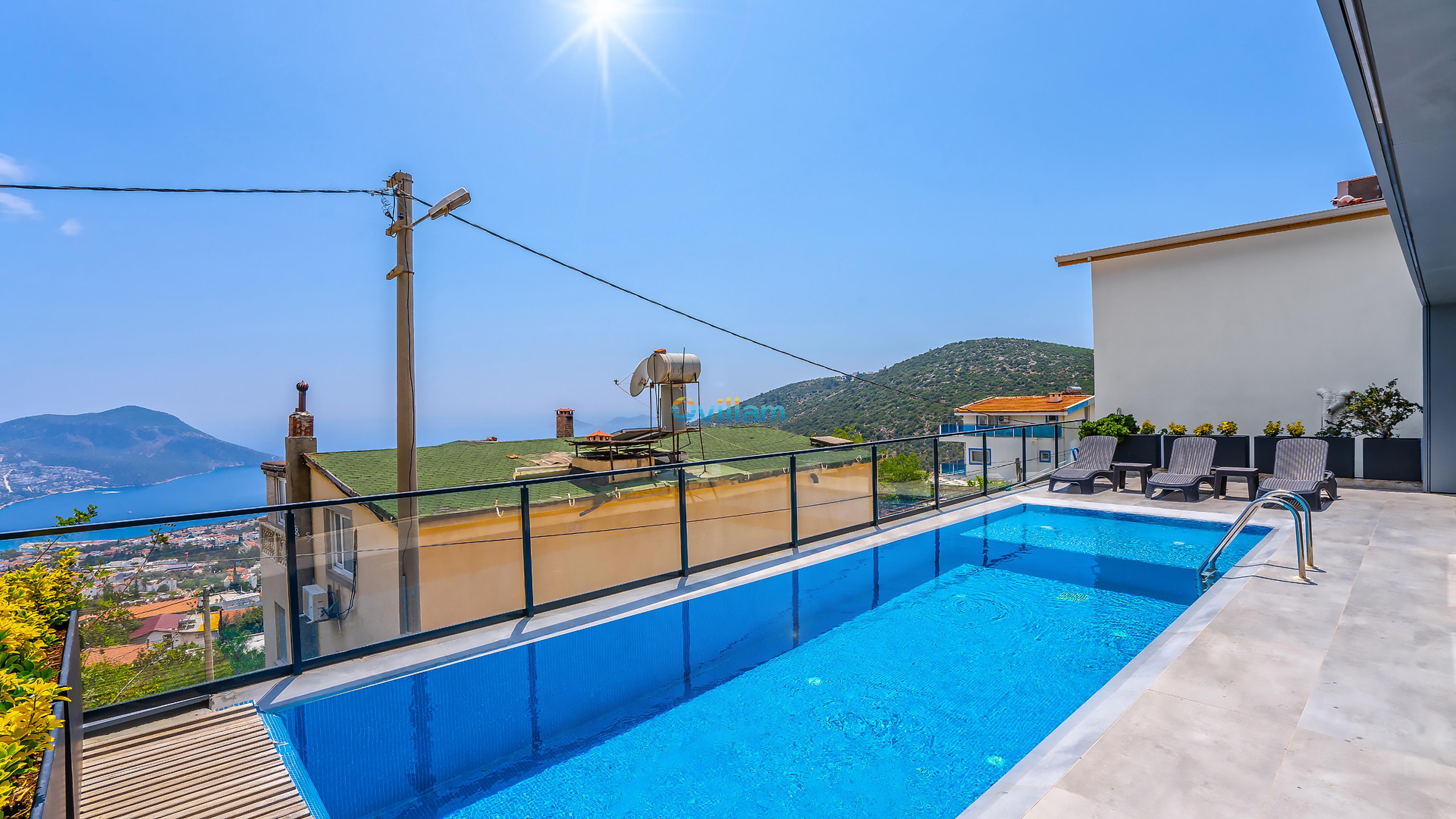 Villa-Loca-4_556.jpg
