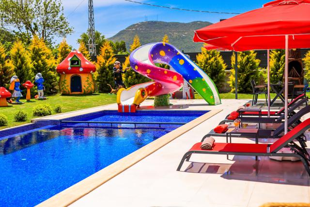 Çocuk Havuzlu Villalar