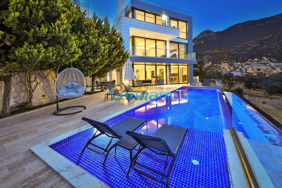 Villa Panorama 1-0