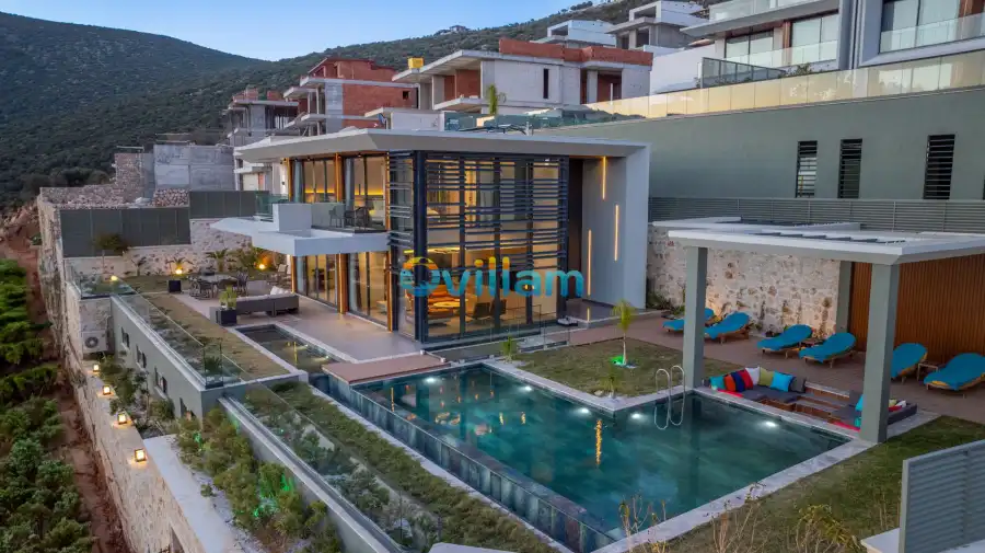 Villa Safran Flower-0